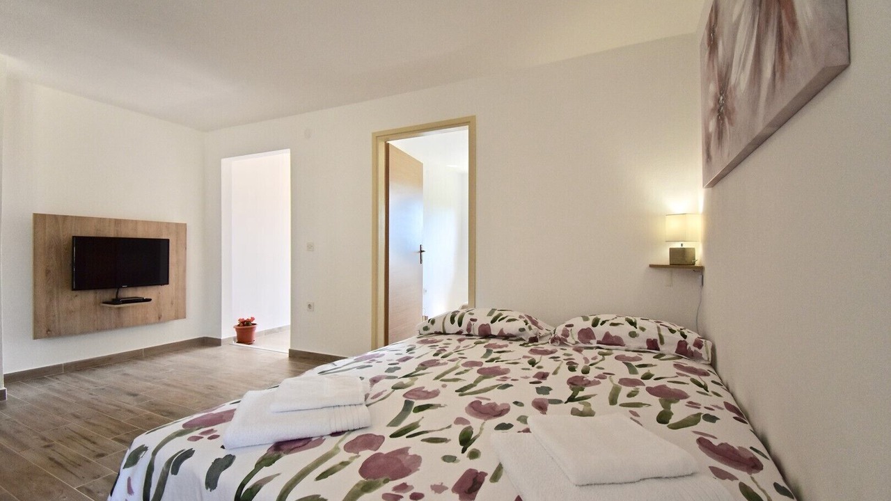 Photo of Bedroom in Loborika