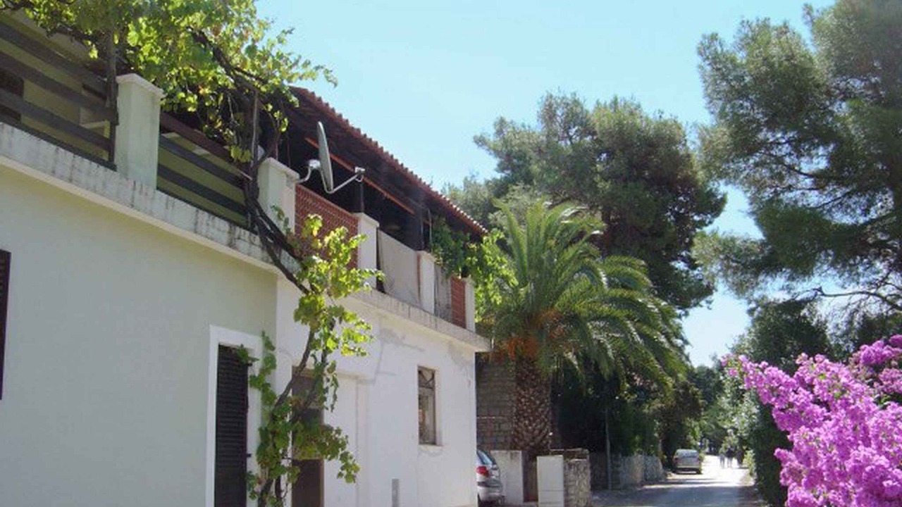 Photo of Outdoor in Cove Murtar