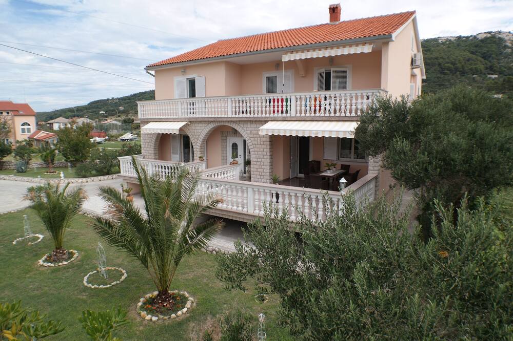 Photo of Outdoor in Mundanije