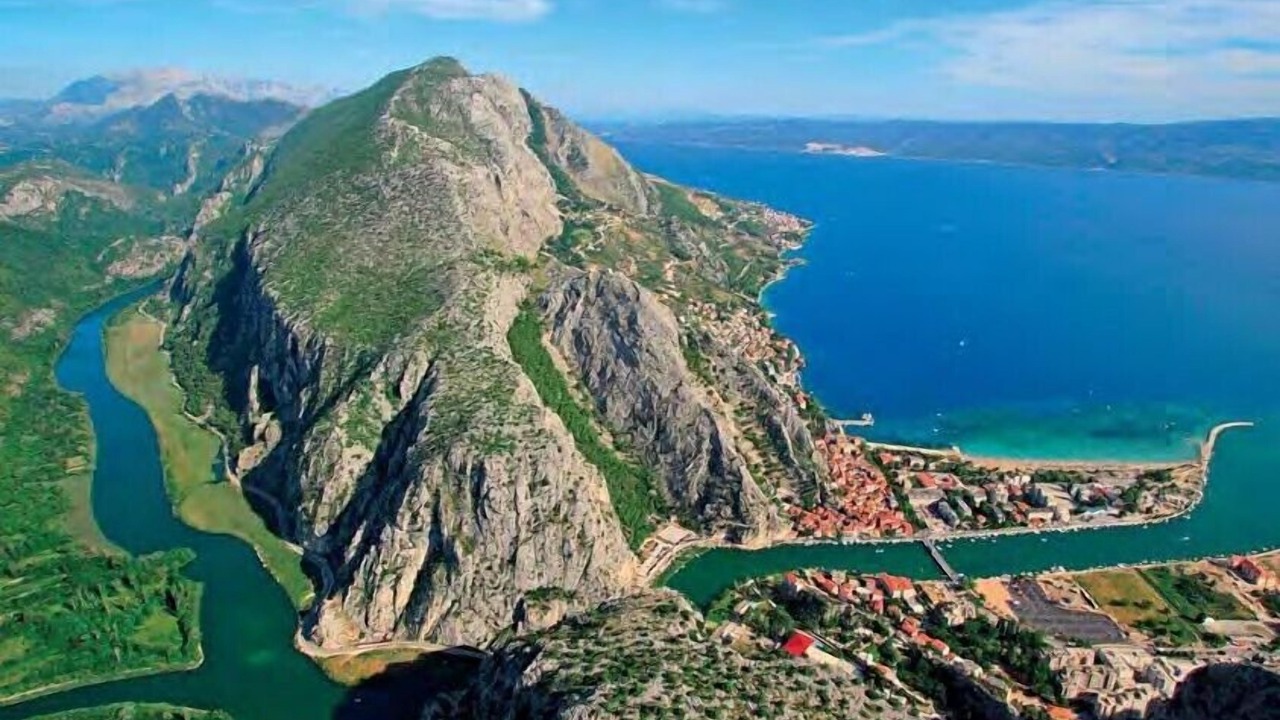 Photo of Outdoor in Medici