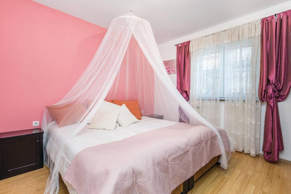 Photo of Bedroom in Opric