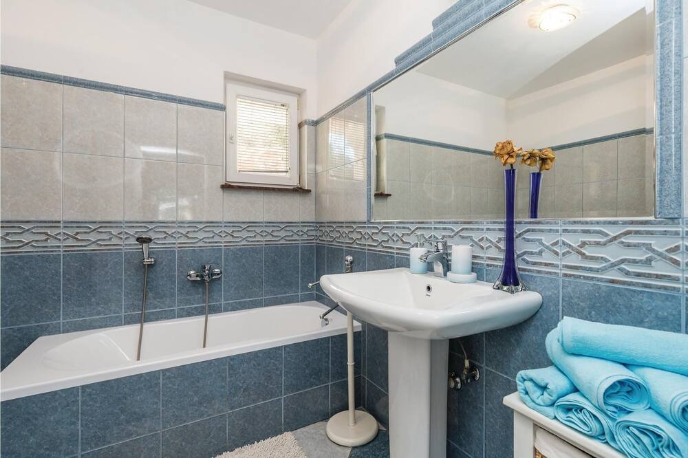 Photo of Bathroom in Opric