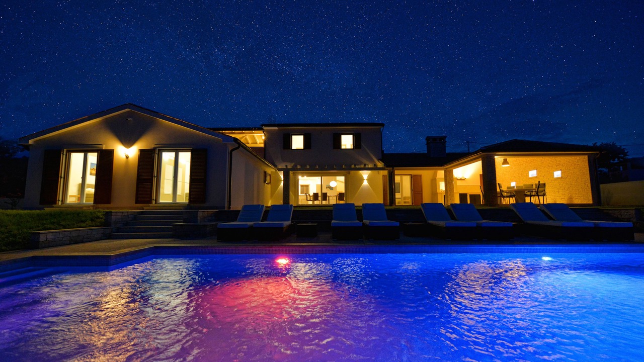 Photo of Outdoor in Kavran