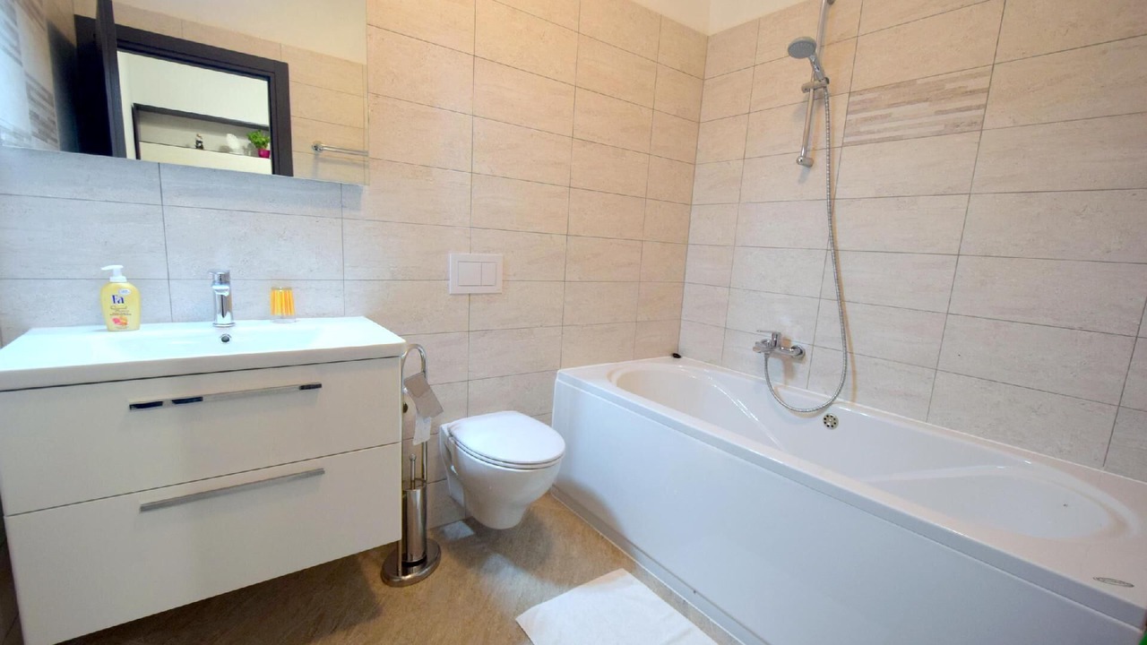 Photo of Bathroom in Porat