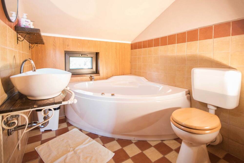 Photo of Bathroom in Brgod