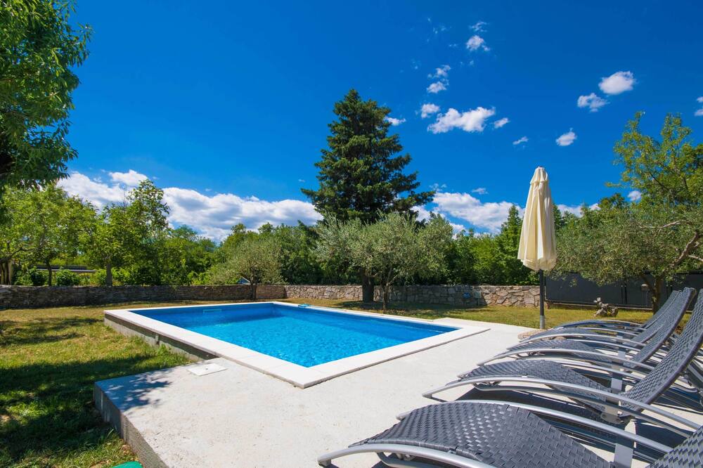 Photo of Outdoor in Brgod