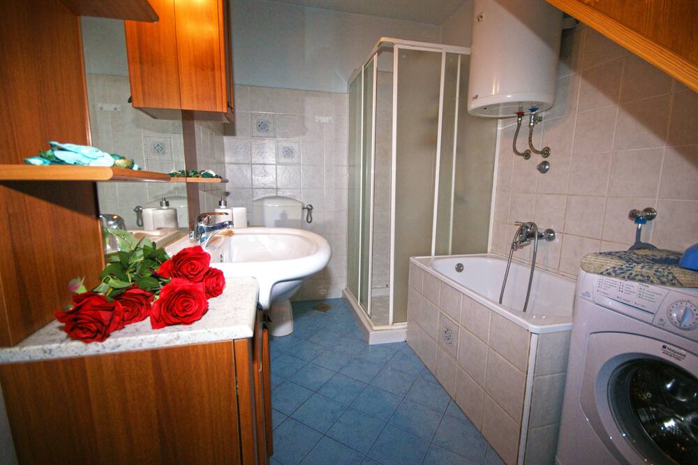Photo of Bathroom in Brgod