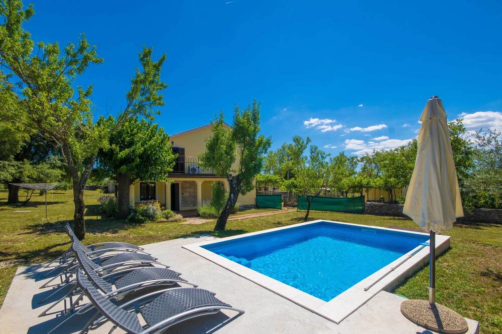 Photo of Outdoor in Brgod