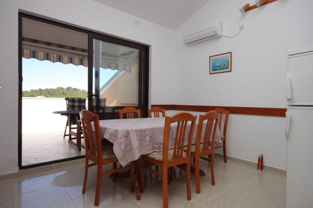 Photo of Livingroom in Cove Murtar