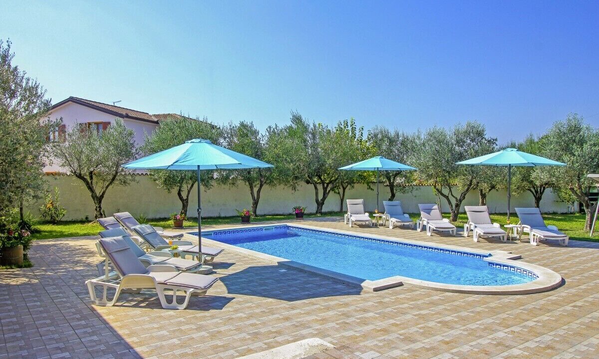 Photo of Outdoor in Kavran