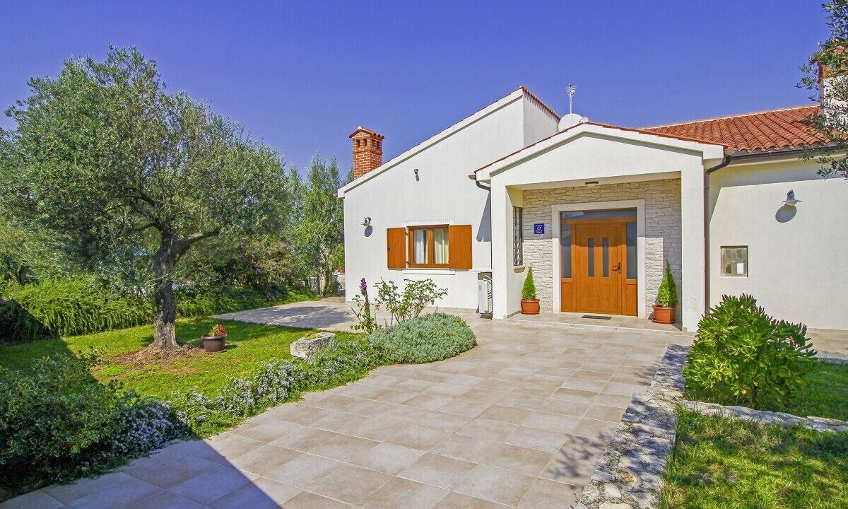Photo of Outdoor in Kavran