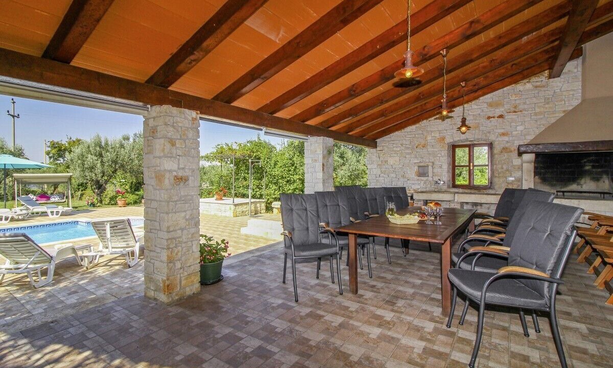 Photo of Outdoor in Kavran