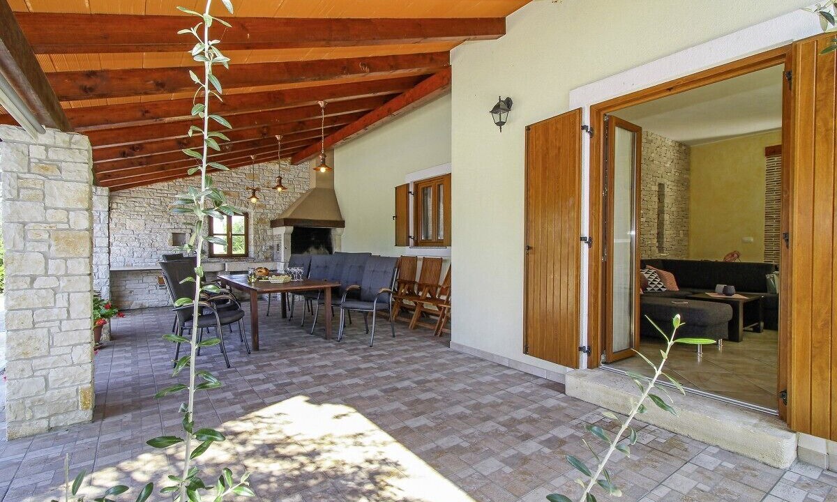 Photo of Outdoor in Kavran