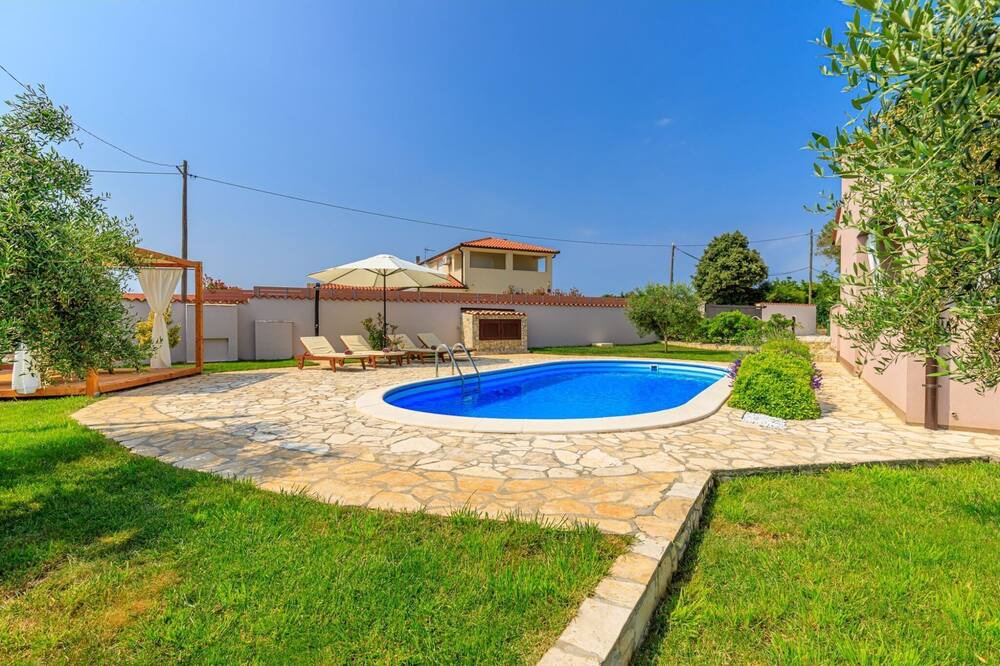 Photo of Outdoor in Loborika