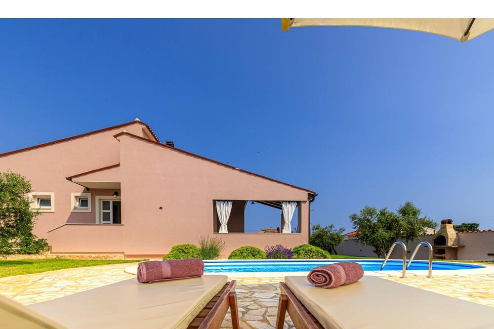 Photo of Outdoor in Loborika