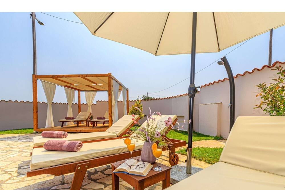 Photo of Patio Balcony in Loborika