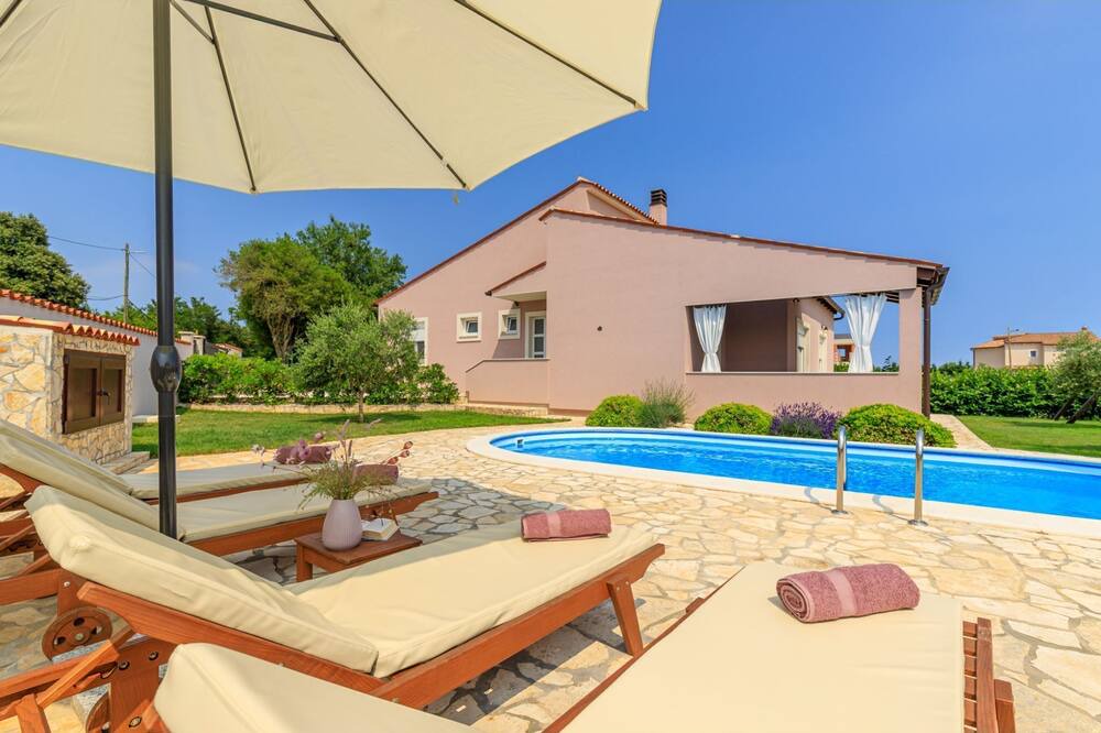 Photo of Patio Balcony in Loborika