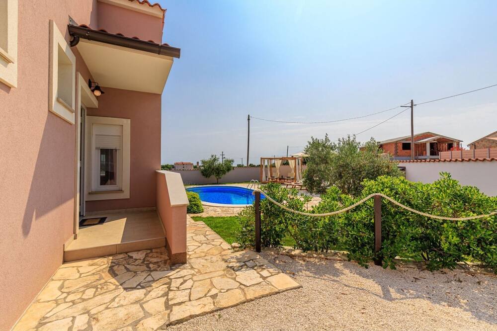 Photo of Outdoor in Loborika
