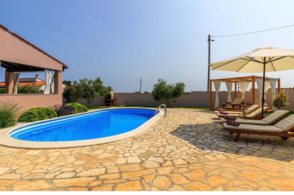 Photo of Outdoor in Loborika