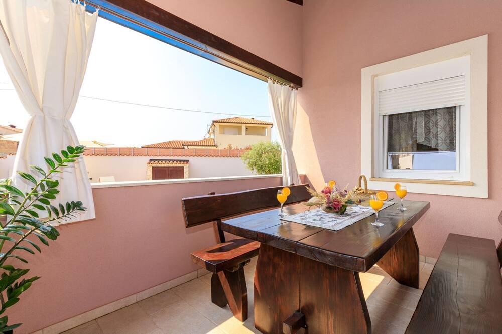 Photo of Patio Balcony in Loborika