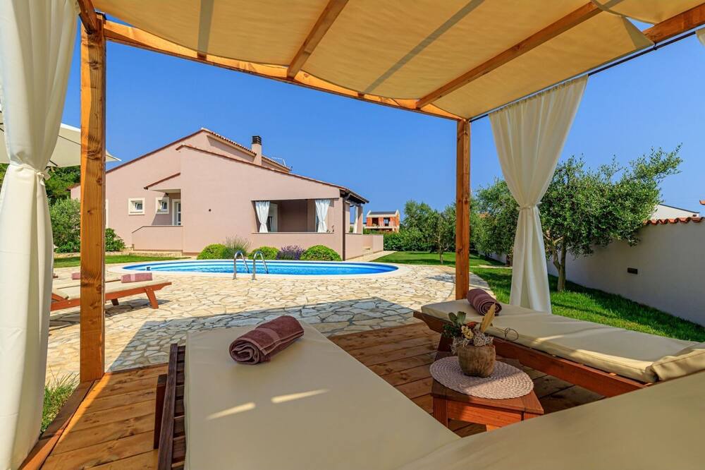 Photo of Patio Balcony in Loborika