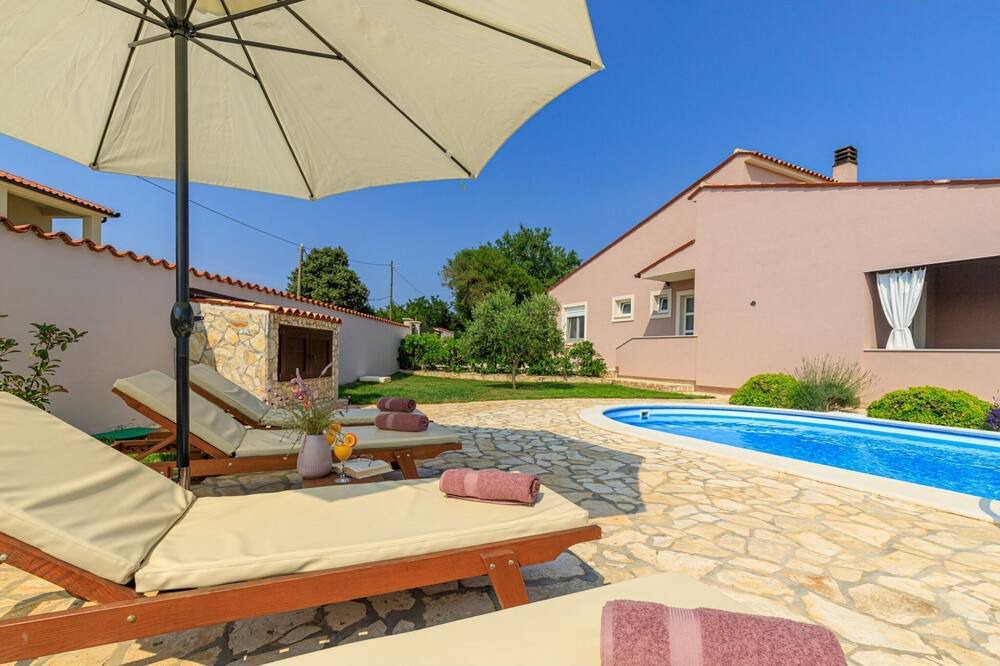 Photo of Patio Balcony in Loborika