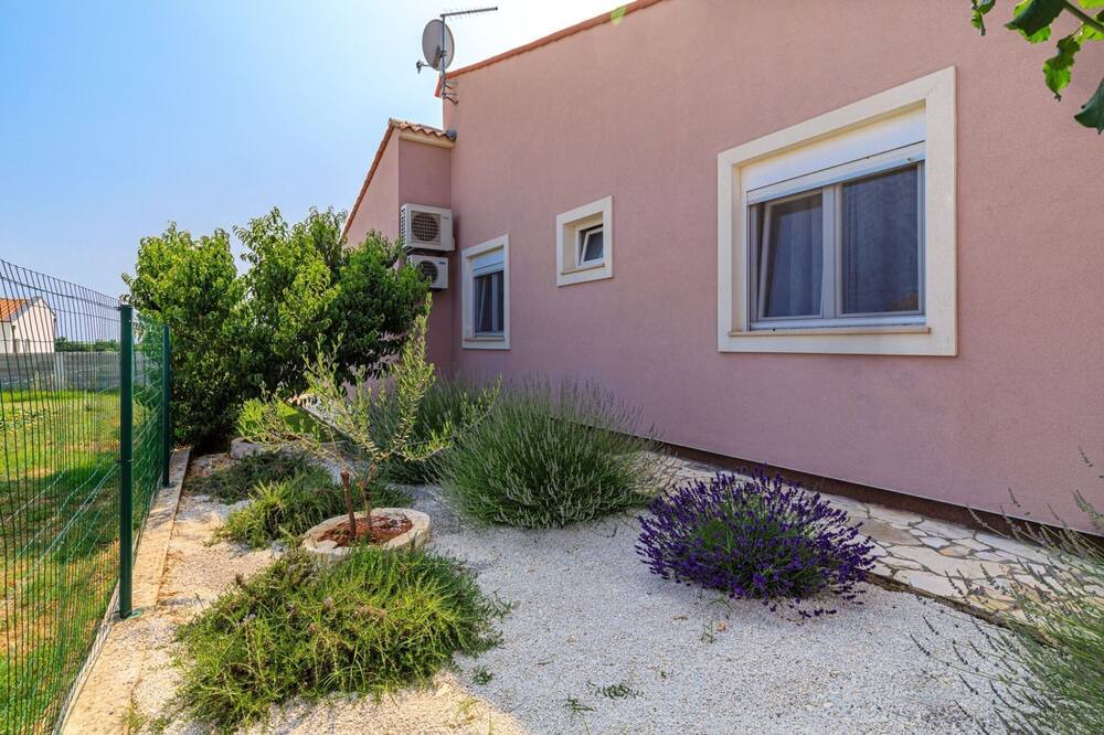 Photo of Outdoor in Loborika