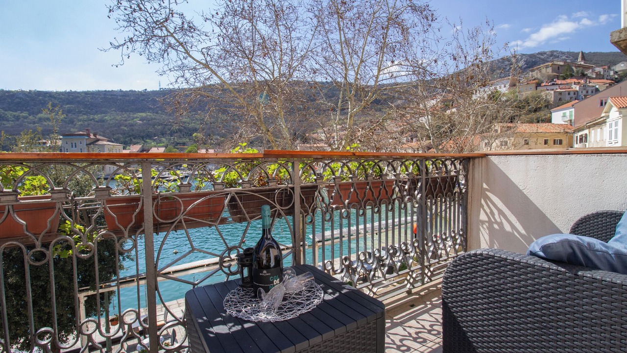 Photo of Patio Balcony in Bakar