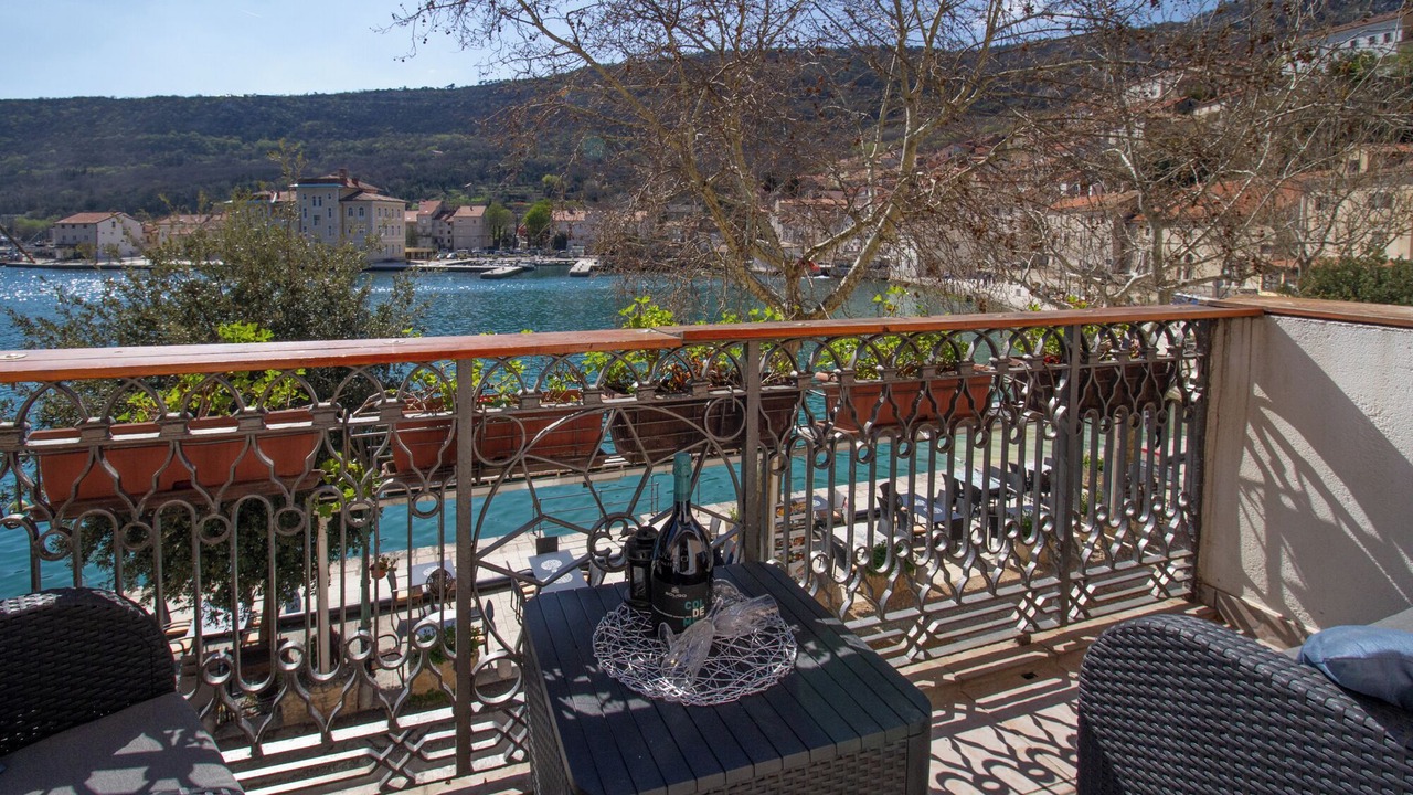 Photo of Patio Balcony in Bakar