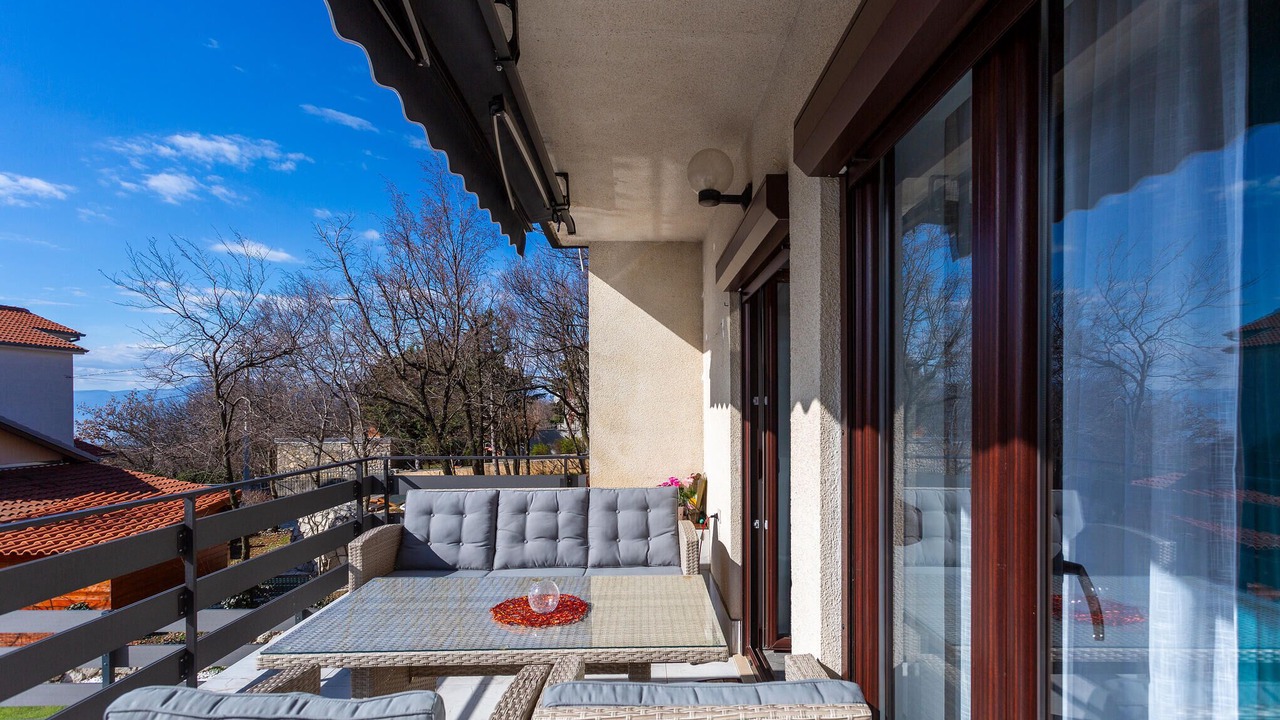 Photo of Patio Balcony in Smrika