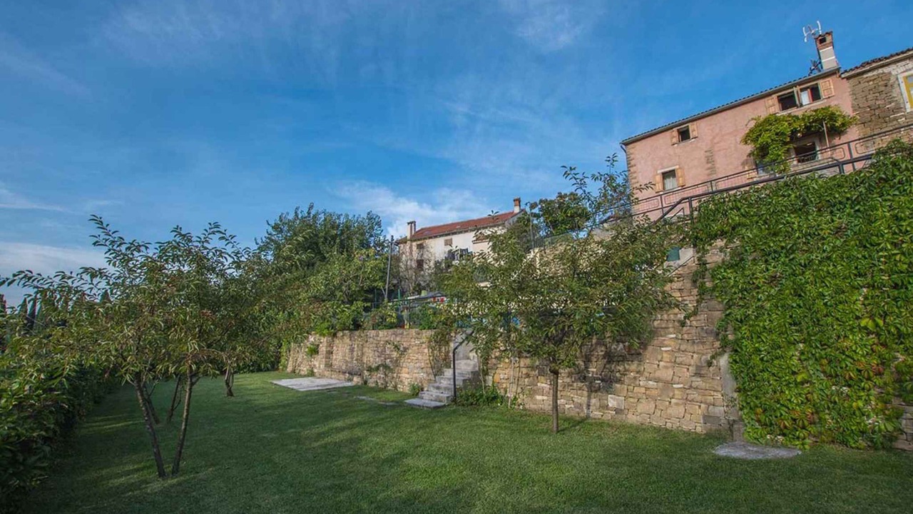 Photo of Outdoor in Oprtalj