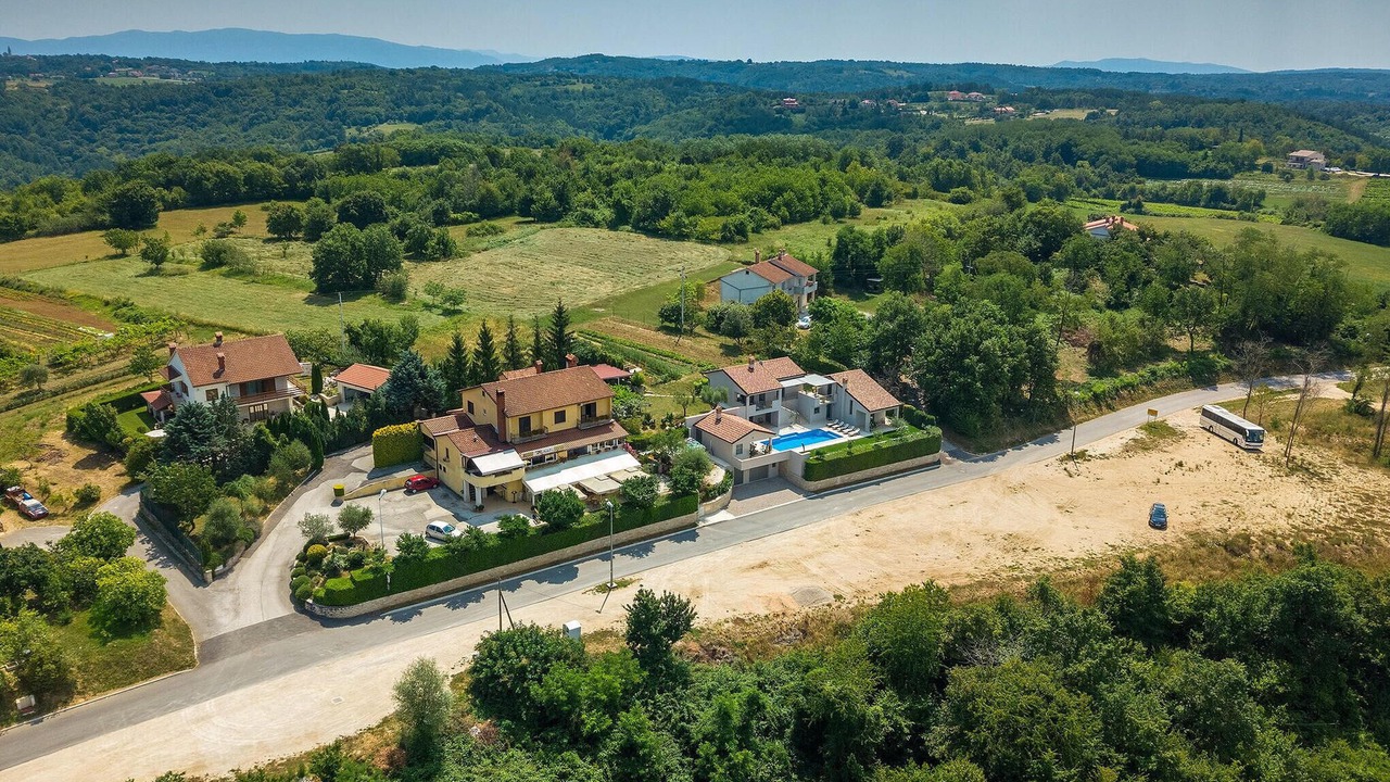 Photo of Outdoor in Lindar