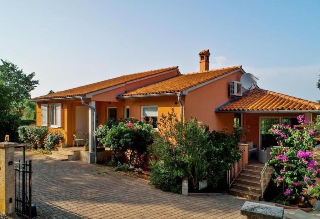 Photo of Outdoor in Vinkuran