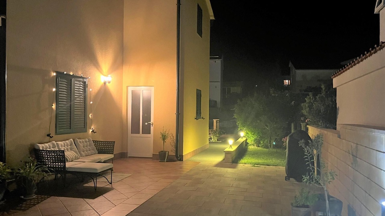 Photo of Patio Balcony in Barbat na Rabu