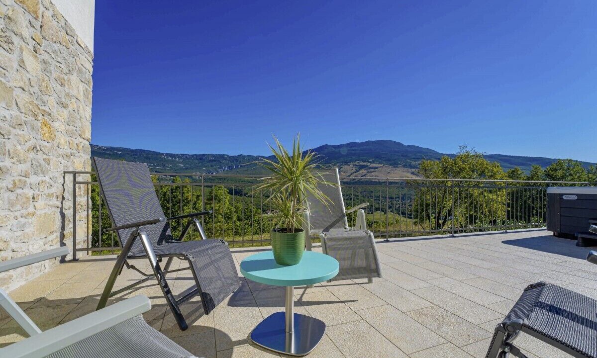 Photo of Patio Balcony in Boljun