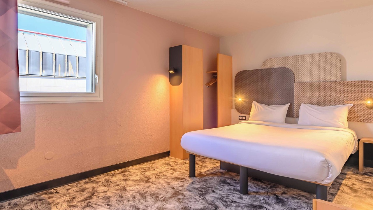 Photo of Bedroom in Le Chesnay