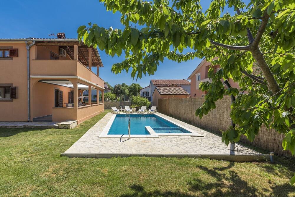 Photo of Outdoor in Loborika