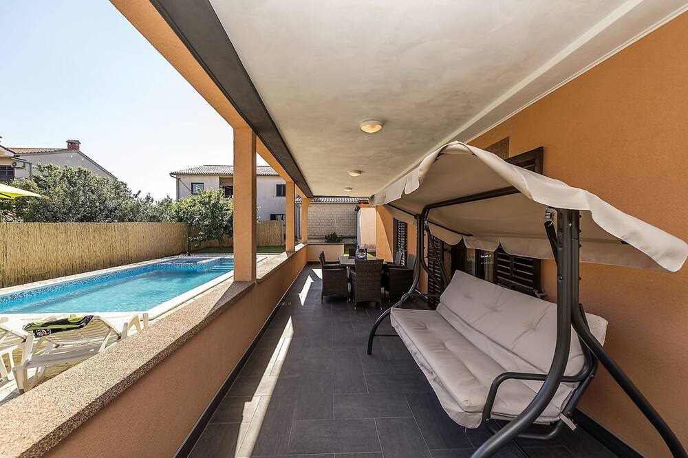 Photo of Patio Balcony in Loborika