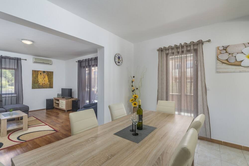 Photo of Livingroom in Loborika