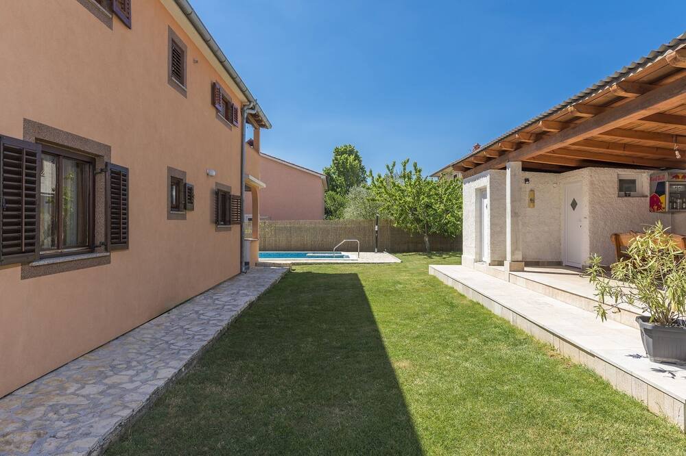 Photo of Outdoor in Loborika