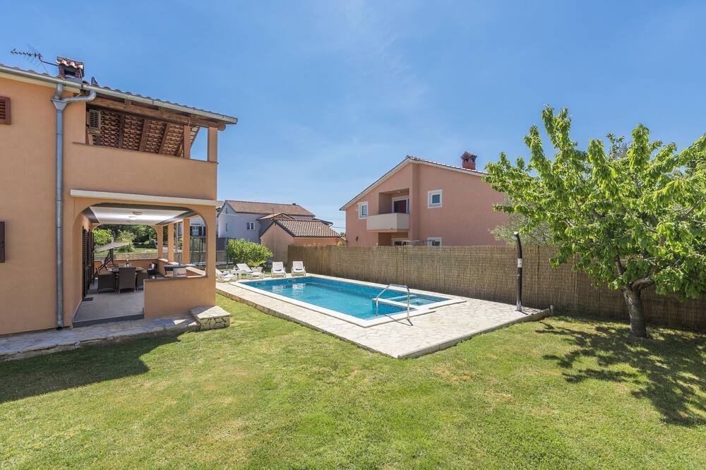 Photo of Outdoor in Loborika