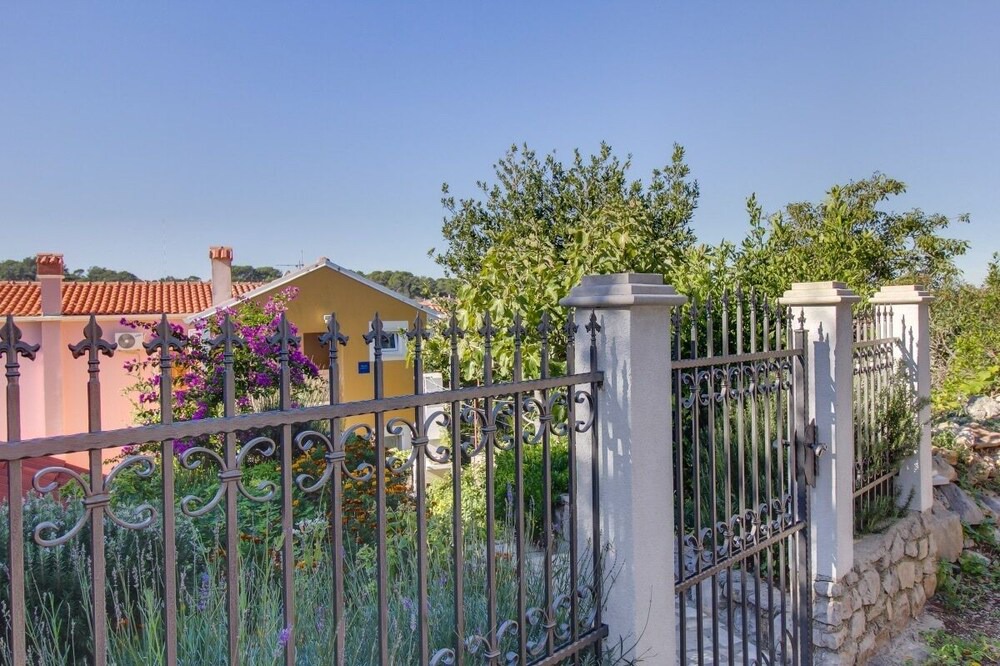 Photo of Outdoor in Cove Murtar