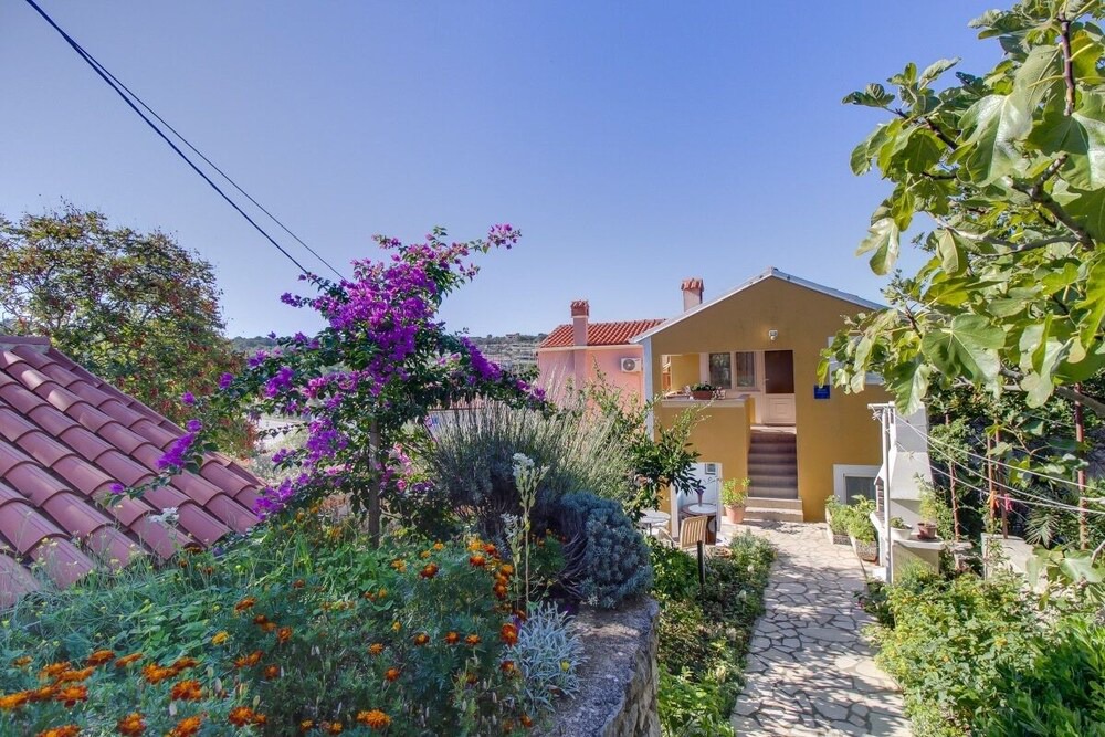 Photo of Outdoor in Cove Murtar