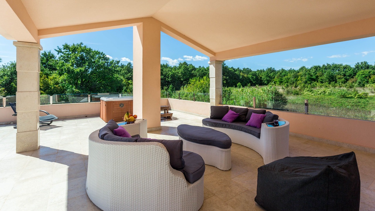 Photo of Patio Balcony in Belavici