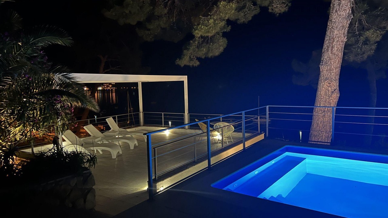 Photo of Outdoor in Cove Murtar