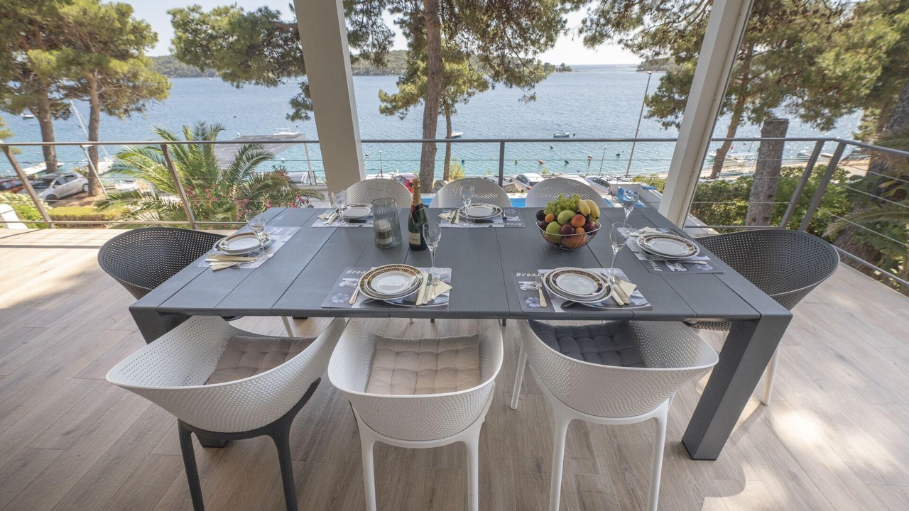 Photo of Outdoor in Cove Murtar