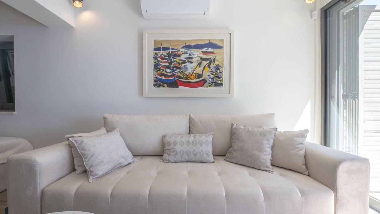 Photo of Livingroom in Cove Murtar