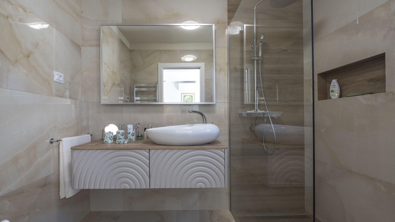 Photo of Bathroom in Cove Murtar
