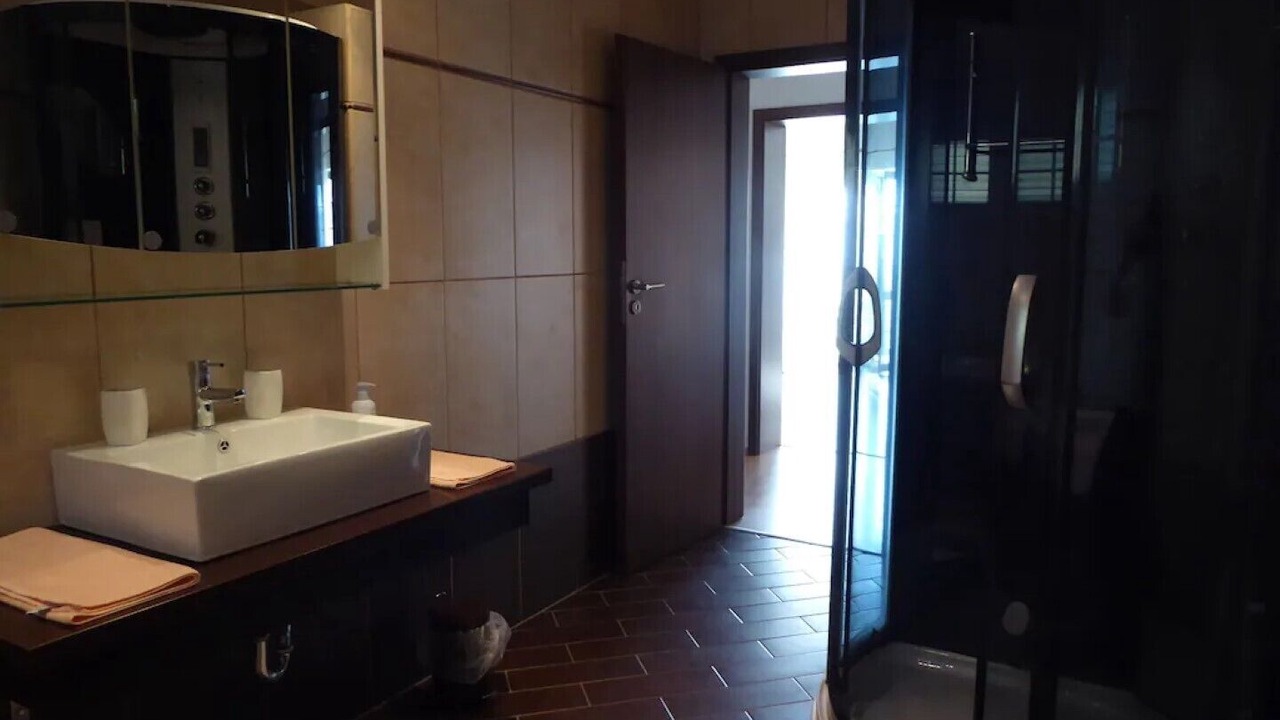 Photo of Bathroom in Vratarusa