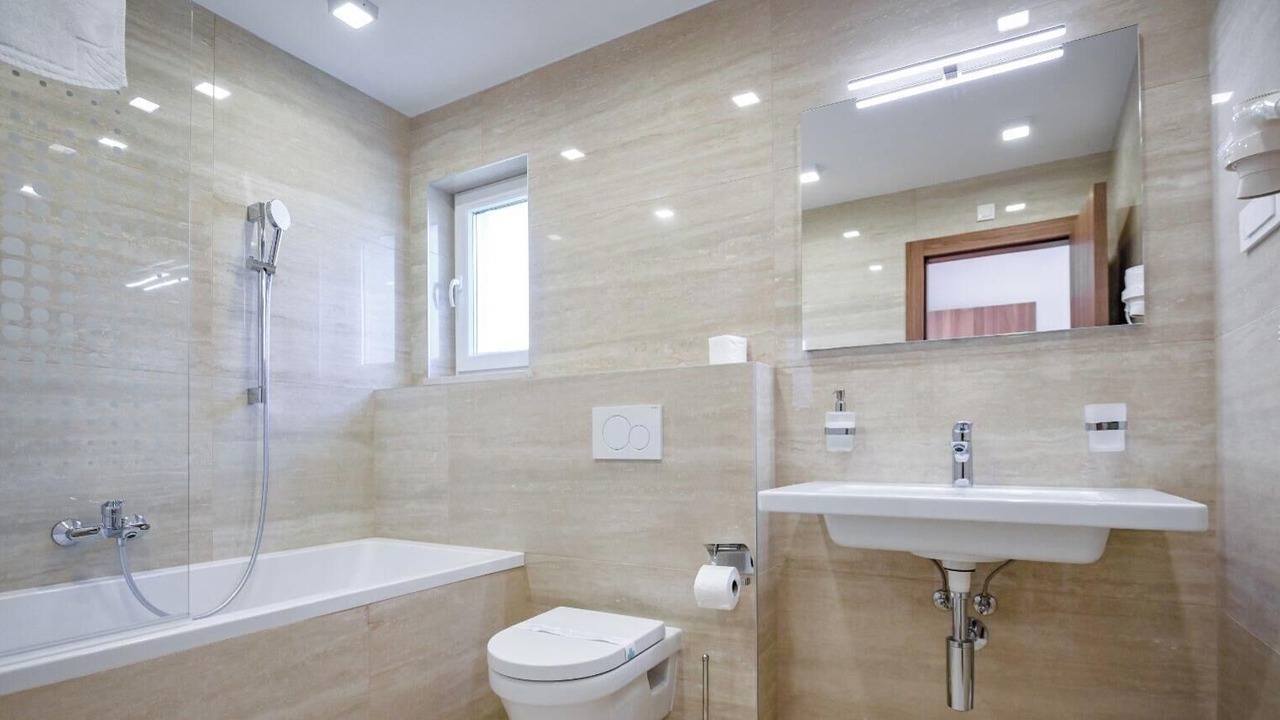 Photo of Bathroom in Porat